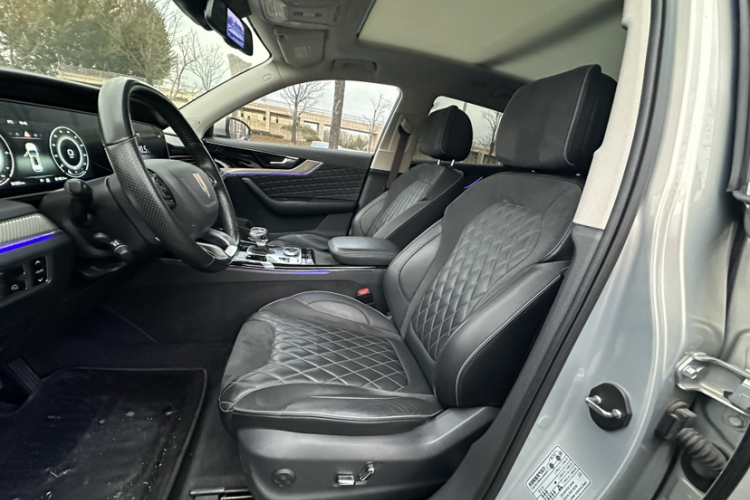 红旗HS5 2019款 2.0T 智联旗享四驱版中控内饰7002