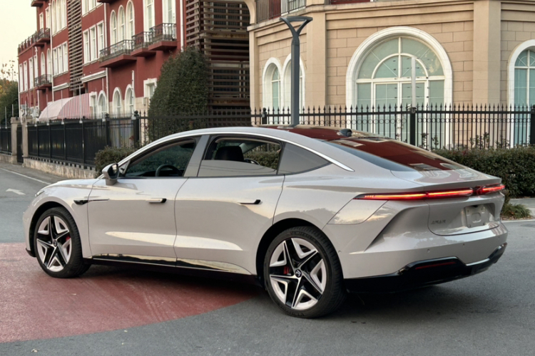 飞凡汽车 飞凡F7 2023款 改款 性能Pro版车身外观6004