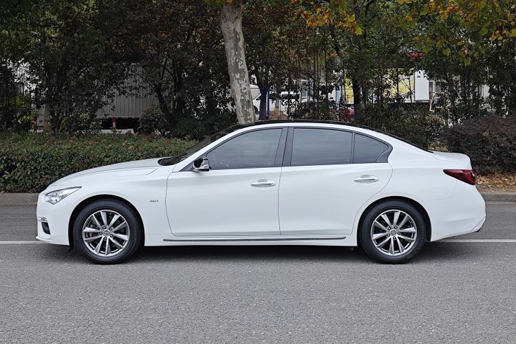 英菲尼迪Q50L 2018款 2.0T 舒适版 国VI车身外观6006