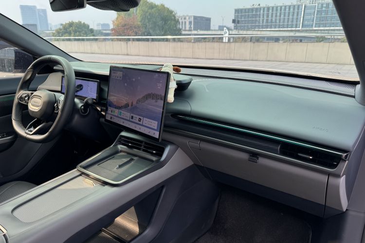 领克07 2024款 EM-P 126长续航 Ultra中控内饰7014