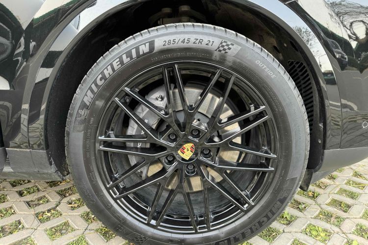 保时捷 2024款 Cayenne 3.0T车身外观6007