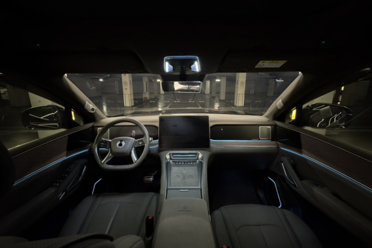 腾势N9 2025款 旗舰型中控内饰7002