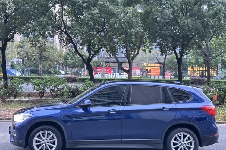 宝马X1 2019款 sDrive18Li 时尚型车身外观6009