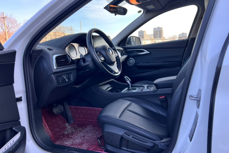 宝马1系 2021款 改款 120i M运动版中控内饰7002