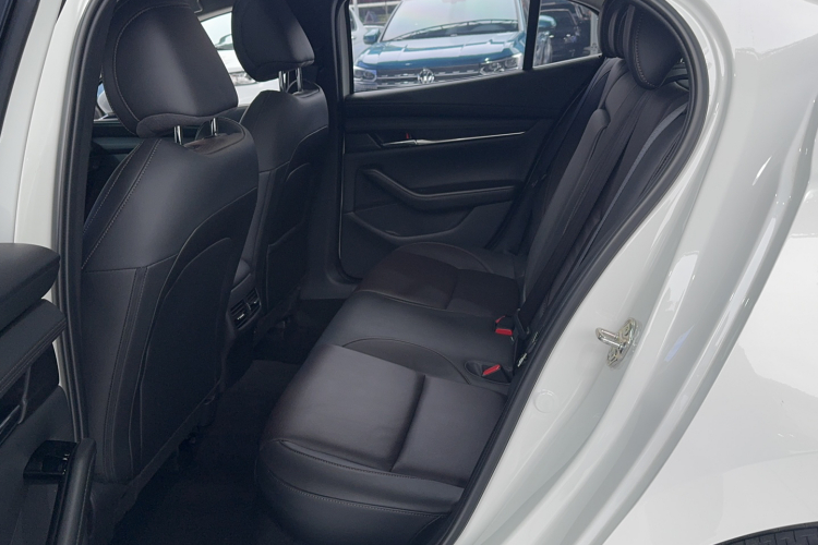 马自达3 昂克赛拉 2023款 2.0L 自动质雅版中控内饰7002