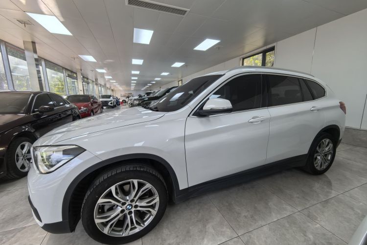 宝马X1 2019款 sDrive20Li 领先型车身外观6004