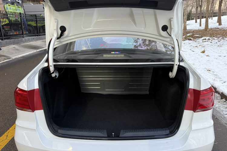 大众 桑塔纳 2019款 1.5L 手动风尚版 国VI局部细节23