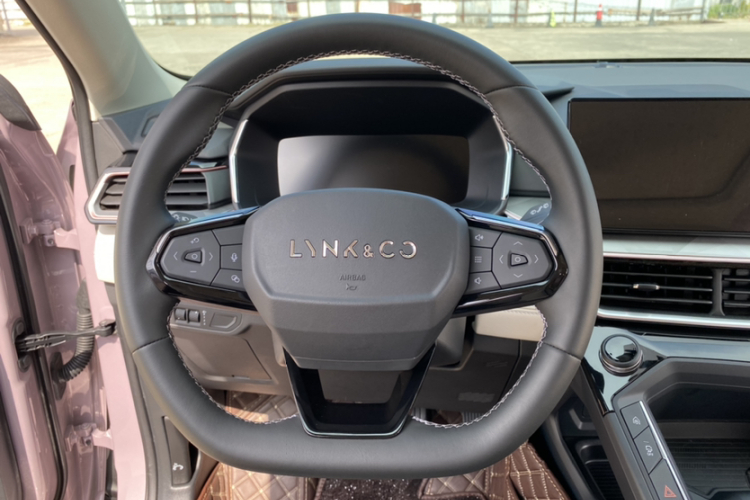 领克06 EM-P 2023款 1.5T Remix PHEV Shero中控内饰7013