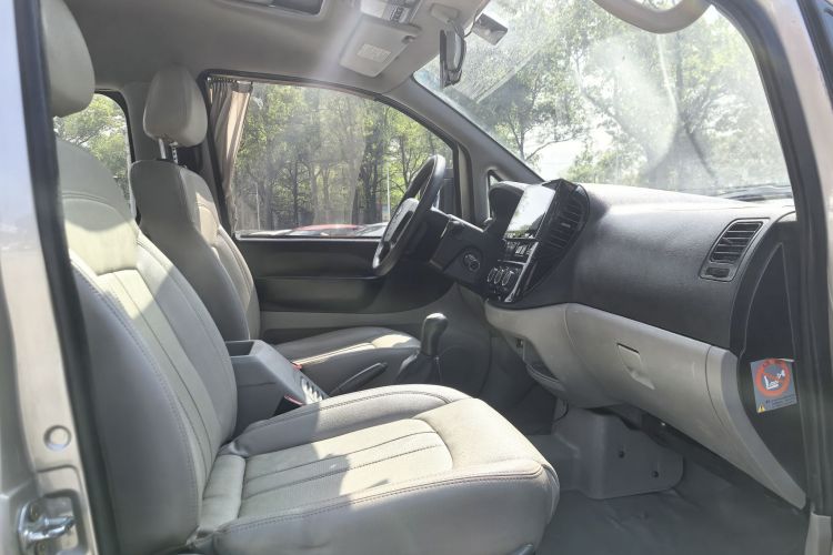 东风风行 菱智 2016款 M3 1.6L 7座豪华型 国IV中控内饰7006