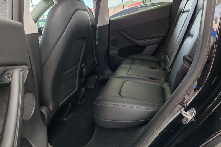 特斯拉 Model Y 2022款 后轮驱动版中控内饰7001