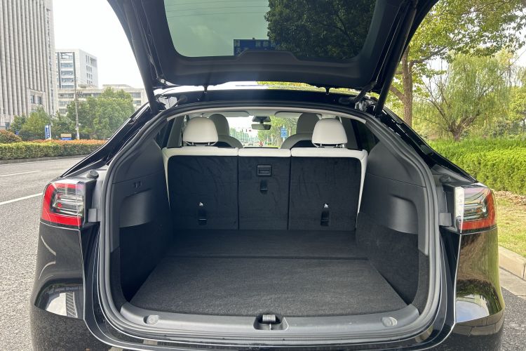 特斯拉 Model Y 2023款 后轮驱动版中控内饰7003
