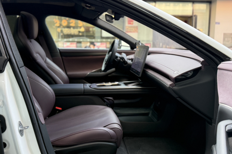 小米汽车 小米SU7 2024款 后驱长续航智驾版中控内饰7005