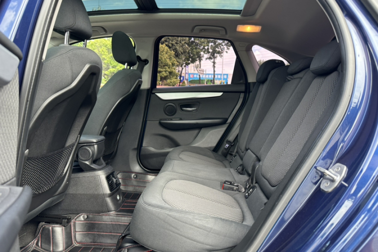 宝马2系旅行车 2016款 218i 领先型中控内饰7011