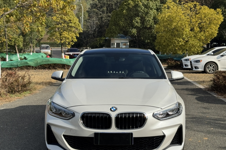 宝马1系 2021款 改款 120i M运动版车身外观6006