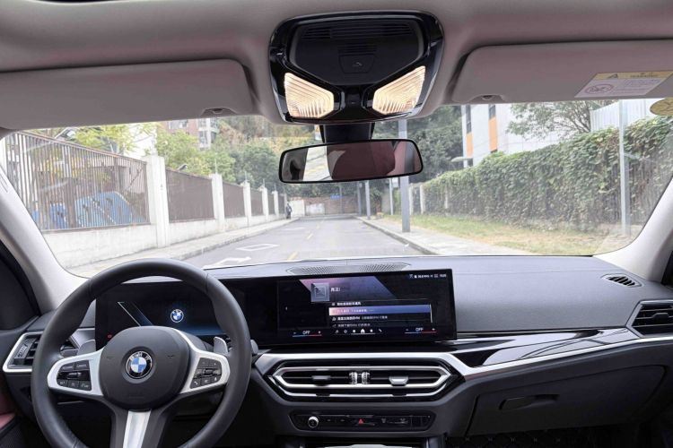 宝马3系 2024款 320Li M运动套装中控内饰7007