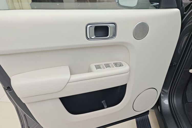 理想汽车 理想L9 2022款 Max中控内饰7005