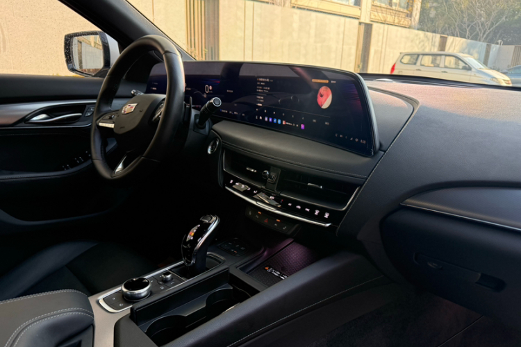 凯迪拉克CT5 2024款 28T 豪华型Pro中控内饰7007