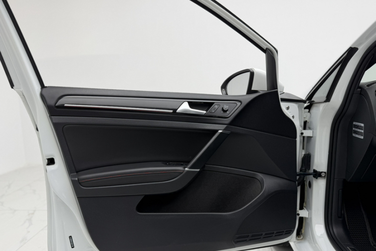 大众 高尔夫GTI 2016款 2.0TSI GTI中控内饰7003