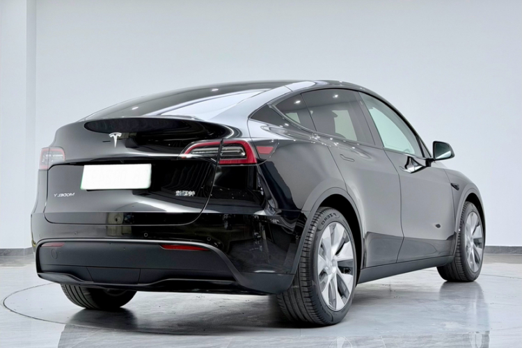 特斯拉 Model Y 2022款 后轮驱动版车身外观6006