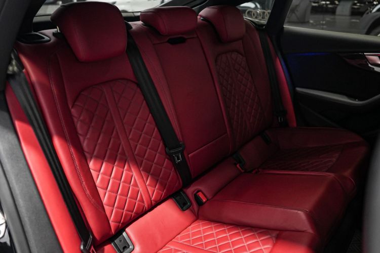 奥迪S5 2023款 S5 3.0T Sportback中控内饰7011