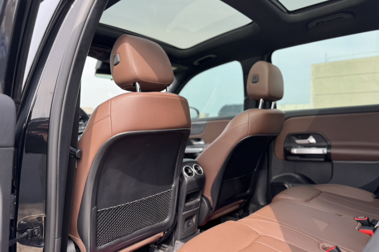 奔驰GLB 2022款 GLB 220 时尚型中控内饰7008