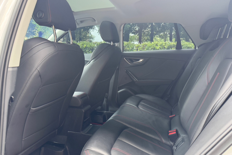 奥迪Q2L 2023款 35TFSI 进取动感型中控内饰7004