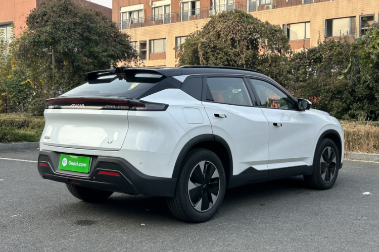 东风风神 风神L7新能源 2024款 205 Plus车身外观6008