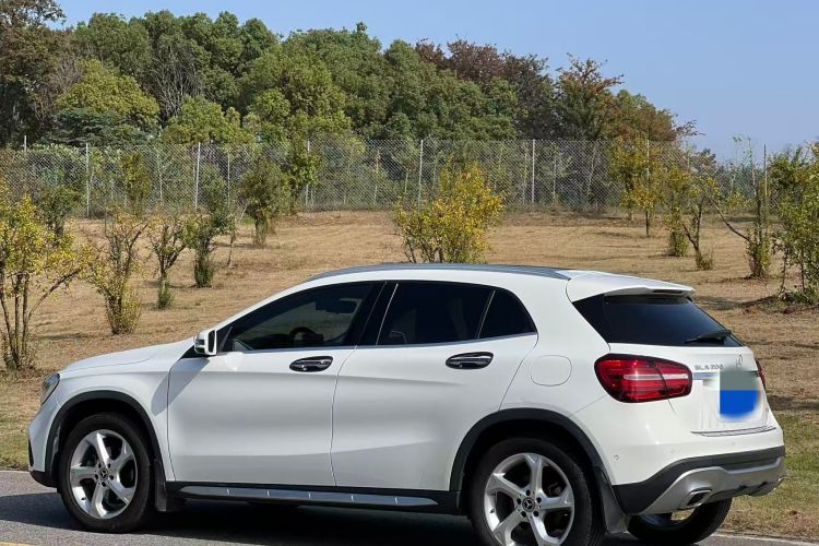 奔驰GLA 2019款 GLA 200 动感型车身外观6002