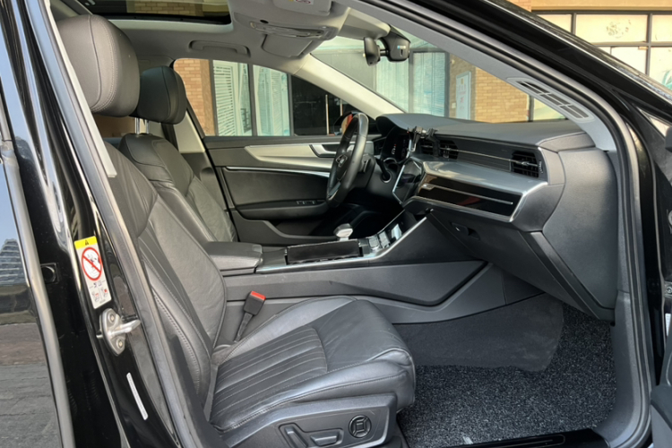 奥迪A6L 2019款 40 TFSI 豪华致雅型车身外观6001