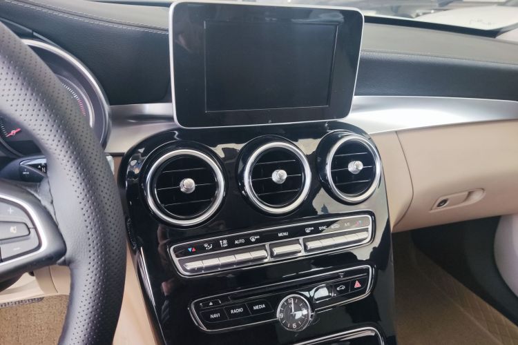 奔驰C级 2015款 C 180 L 运动型局部细节16