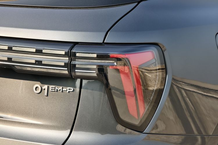 领克01 EM-P 2023款 1.5TD EM-P PM局部细节9006