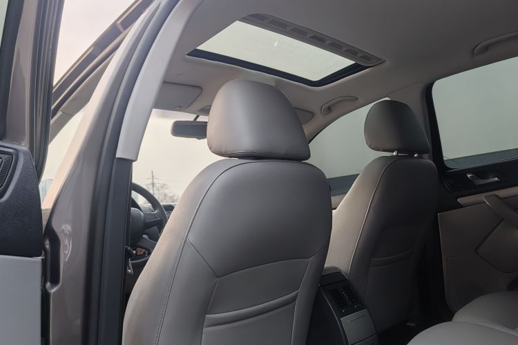 斯柯达 明锐 2014款 1.4TSI DSG逸俊版中控内饰7003