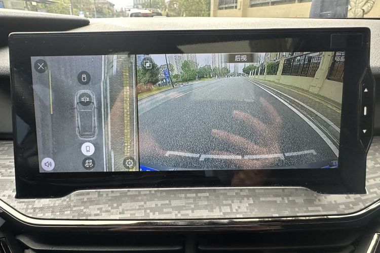 领克06 2020款 1.5T 劲Pro中控内饰7013