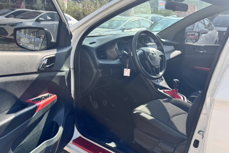 海马M3 2017款 1.5L 手动时尚型中控内饰7003