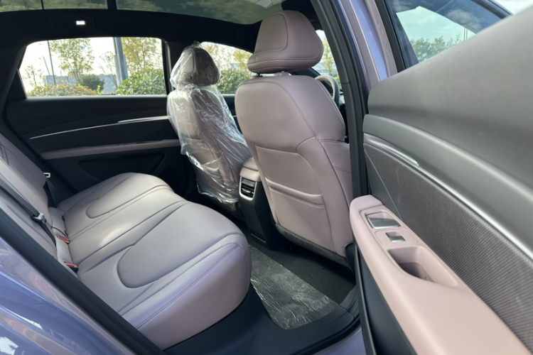 小鹏MONA M03 2025款 600 超长续航 Max中控内饰7004