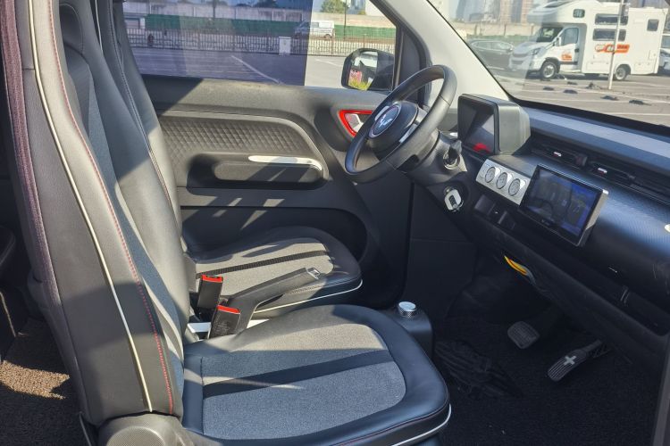 五菱汽车 宏光MINIEV 2022款 GAMEBOY 200km 玩乐款 磷酸铁锂中控内饰7003