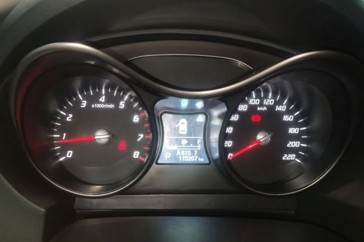 海马S5 2015款 1.5T CVT旗舰型中控内饰15