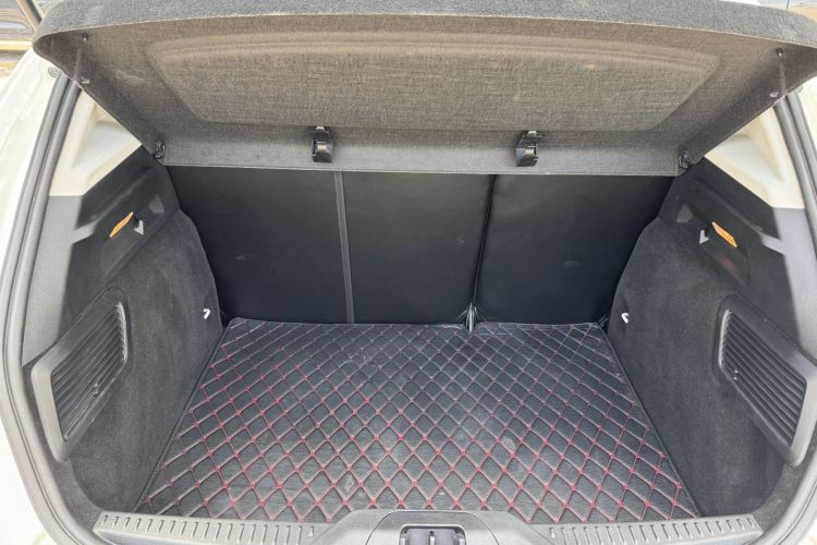 福特 福克斯 2019款 两厢 1.5L 手动锋跃型 国V中控内饰7008