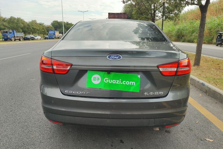 福特 福睿斯 2015款 1.5L 自动舒适型车身外观6006