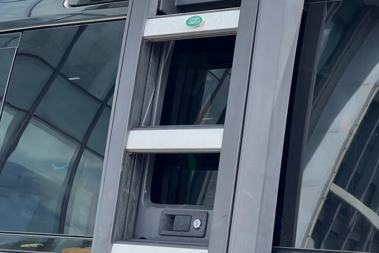 路虎卫士 2023款 90 3.0T P400 XS车身外观6010