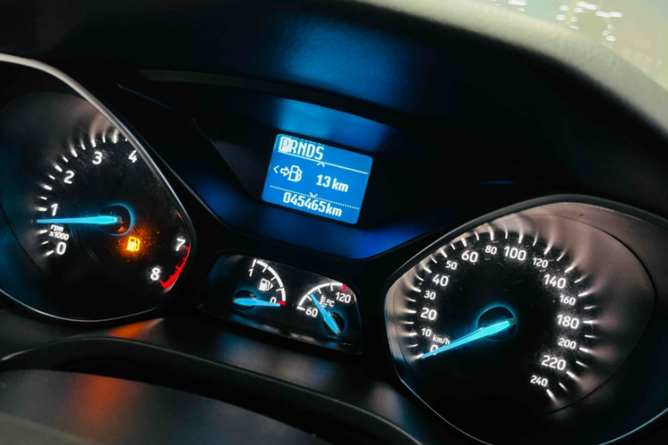 福特 福克斯 2018款 两厢经典 1.6L 自动风尚型智行版中控内饰15