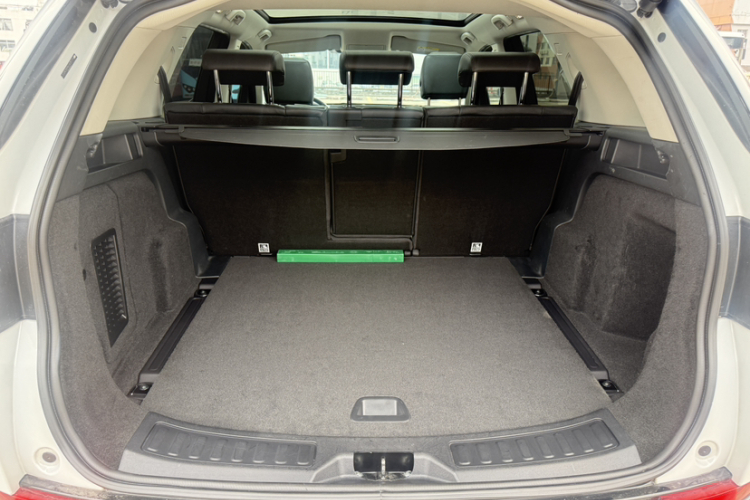 路虎 发现神行 2019款 240PS SE Dynamic版 国VI局部细节23