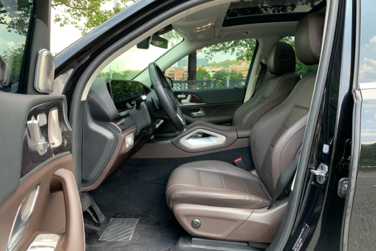 奔驰GLE 2023款 GLE 350 4MATIC 时尚型中控内饰7005