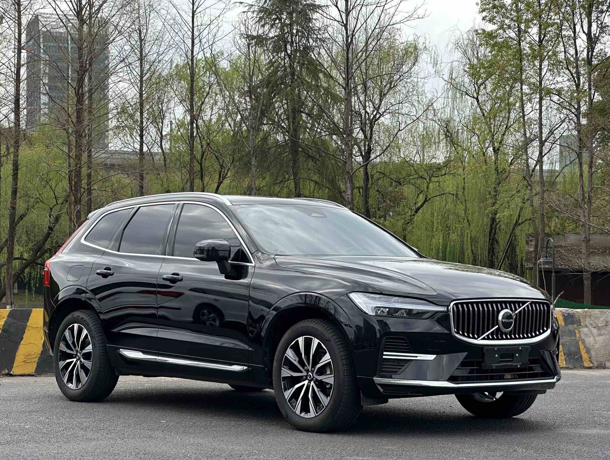 沃尔沃XC60 2025款 B5 四驱智远豪华版(4)