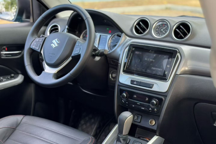 铃木 维特拉 2016款 1.4T 自动四驱旗舰型中控内饰7003