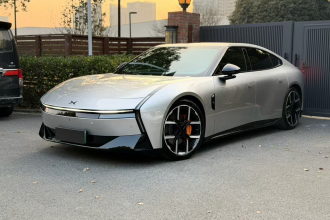 小鹏P7 2025款 750 四驱高性能 Ultra