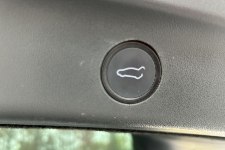 特斯拉 Model Y 2022款 后轮驱动版中控内饰7014