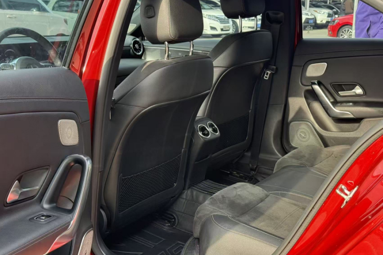 奔驰A级 2019款 改款 A 200 L 运动轿车中控内饰7003