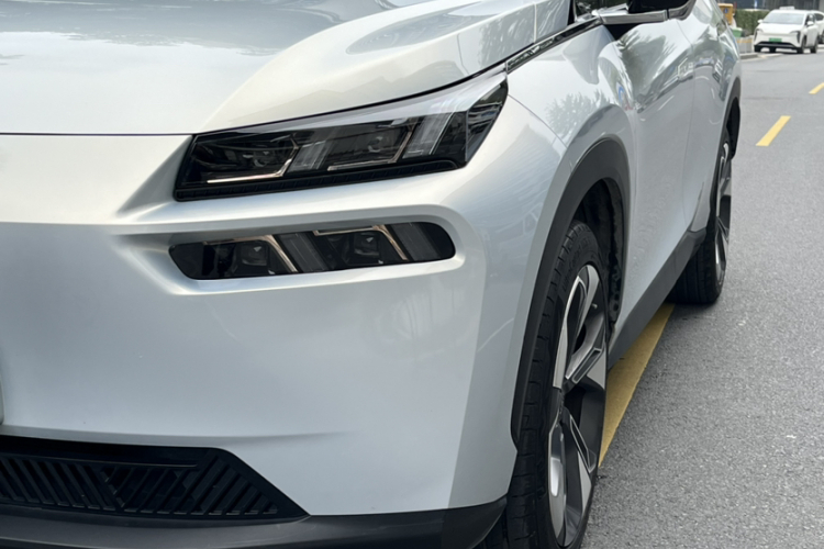 埃安 AION V 2022款 Plus 80 领袖版 三元锂车身外观6002