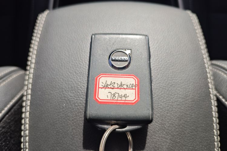 沃尔沃XC40 2020款 T3 智行时尚版中控内饰7006